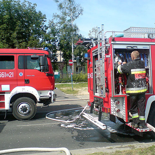 MAN - OSP Jeziorna oraz dalej zastępy z JRG Piaseczno