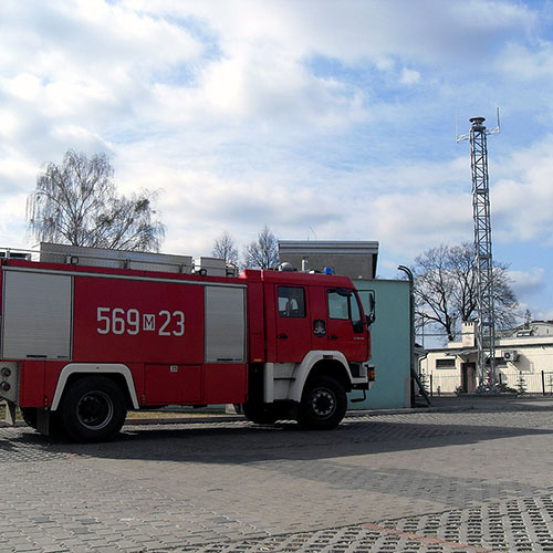 Ciężki wóz gaśniczy. OSP Jeziorna. Ochotnicza Straż Pożarna w Konstancinie-Jeziornie. 569m23