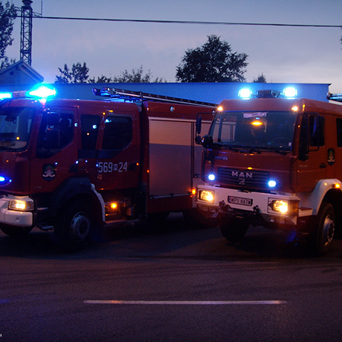 Średni wóz gaśniczy. OSP Jeziorna. Ochotnicza Straż Pożarna w Konstancinie-Jeziornie. 569m24