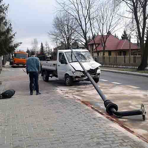 Samochód biorący udział w kolizji