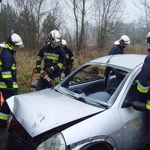 Ćwiczenia z wykorzystaniem naszego sprzętu hydraulicznego - Straż Pożarna Konstancin-Jeziorna