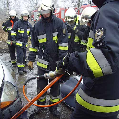 Ćwiczenia z wykorzystaniem naszego sprzętu hydraulicznego - Straż Pożarna Konstancin-Jeziorna