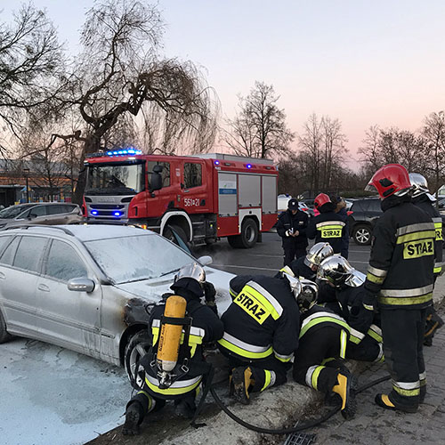 Dogaszanie i zabezpieczanie samochodu.