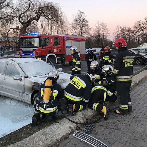 Dogaszanie i zabezpieczanie samochodu.