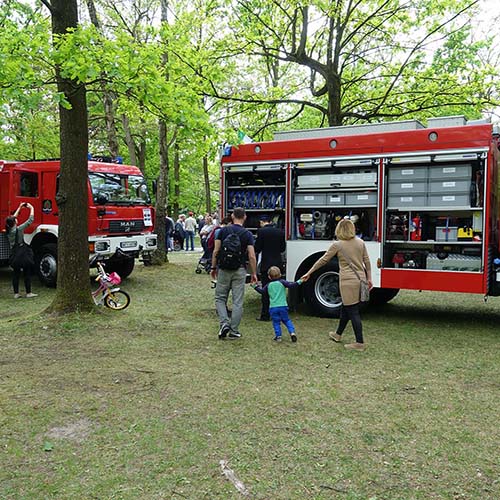 Prezentacja naszego sprzętu ratowniczego podczas pikniku rodzinnego. Straż Pożarna w Konstancinie-Jeziornie.