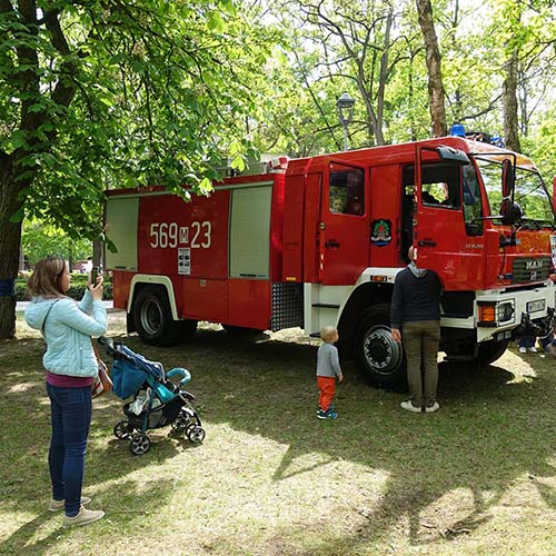 Prezentacja naszego sprzętu ratowniczego podczas pikniku rodzinnego. Straż Pożarna w Konstancinie-Jeziornie.