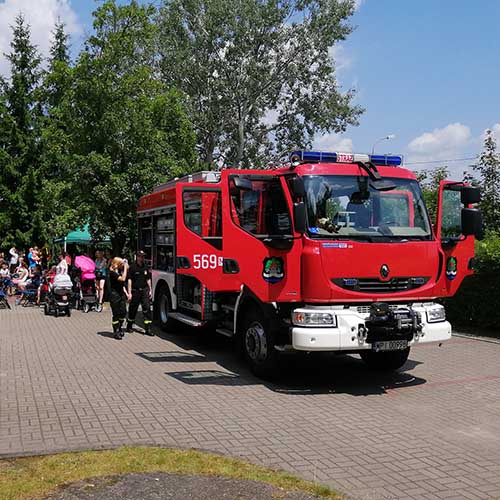 Piknik w Szkole Podstawowej nr 3 na Bielawskiej. Czerwiec 2019. Straż Pożarna Konstancin-Jeziorna.