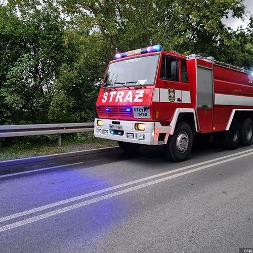 Budowanie linii zasilającej z pobliskiej rzeki Jeziorki.